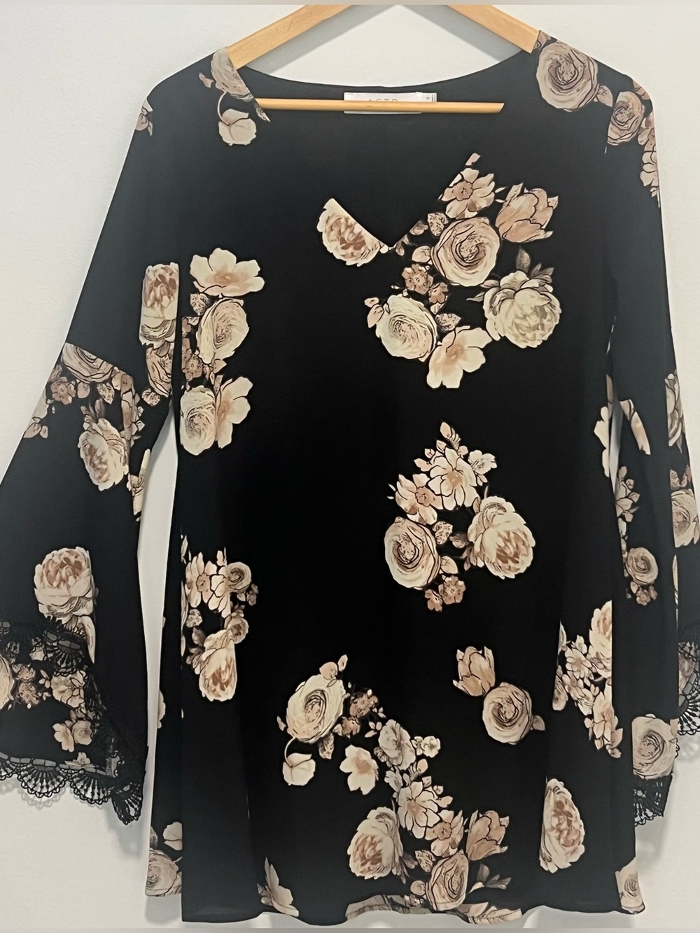Anthropologie ASTR The Label Floral Bell Sleeve Dress Size Small